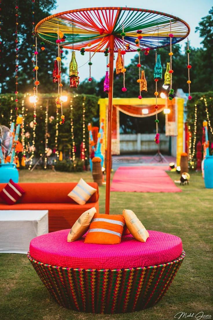 Pom-pom daybed Mehendi lounge